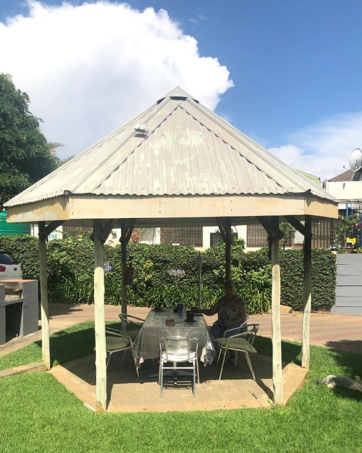 Acacia Westdene B&B Bloemfontein Buitenkant foto