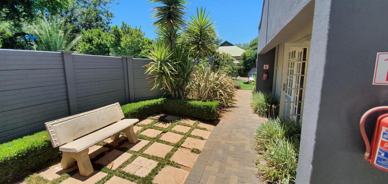 Acacia Westdene B&B Bloemfontein Buitenkant foto